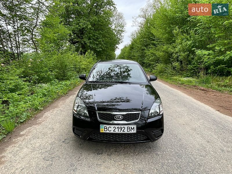 Седан Kia Rio 2010 в Чорткове