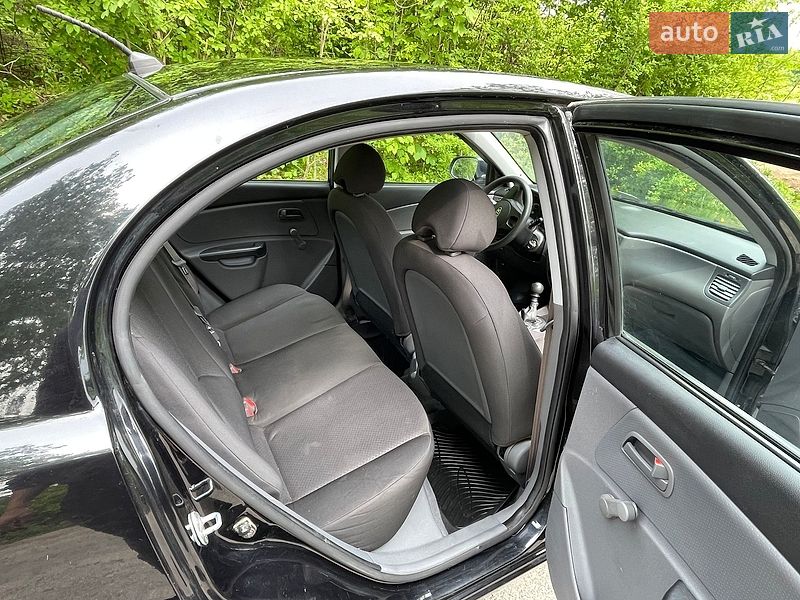 Седан Kia Rio 2010 в Чорткове