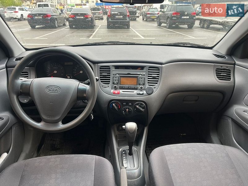 Хэтчбек Kia Rio 2008 в Киеве