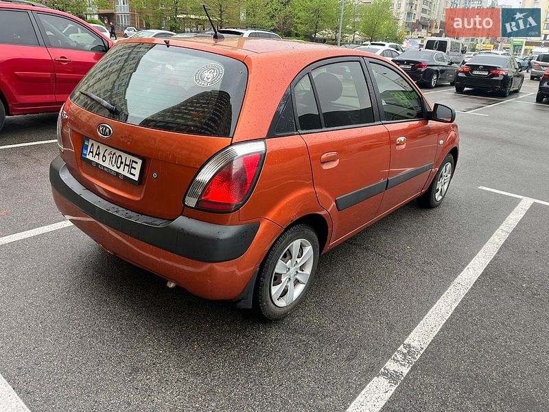Хэтчбек Kia Rio 2008 в Киеве