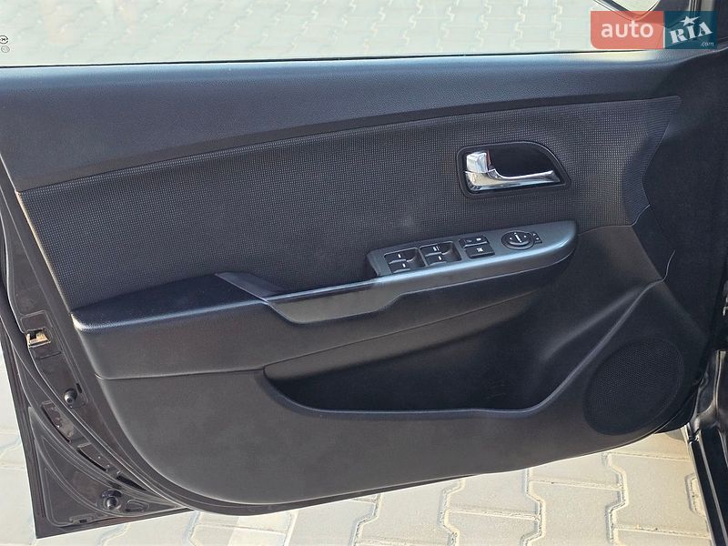 Седан Kia Rio 2014 в Тернополе