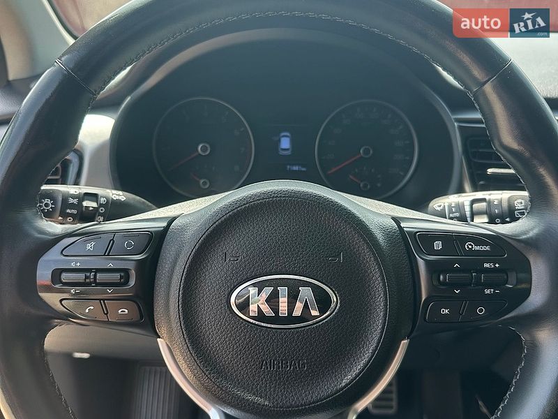 Хетчбек Kia Rio 2017 в Хмельницькому