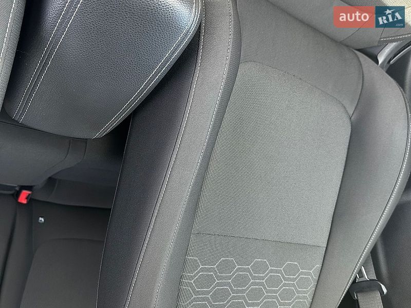 Хетчбек Kia Rio 2017 в Хмельницькому