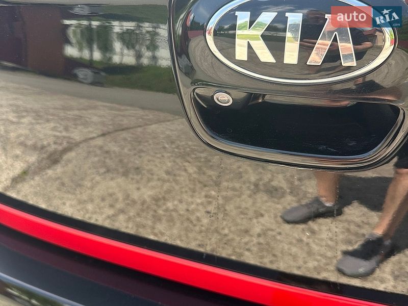 Хетчбек Kia Rio 2017 в Хмельницькому