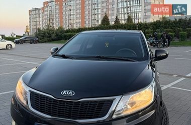 Седан Kia Rio 2013 в Ивано-Франковске