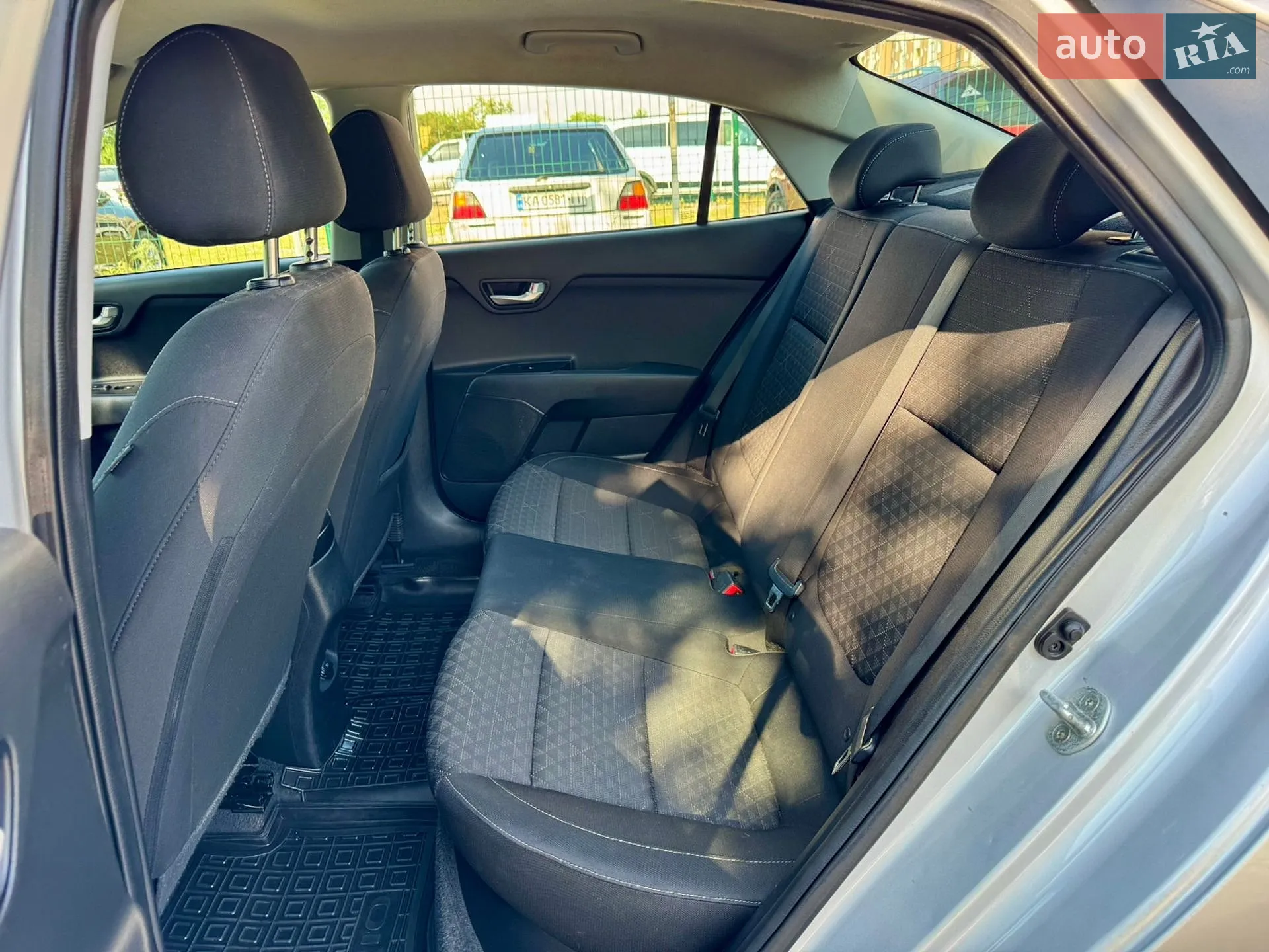 2019 Kia Rio - мініатюра 37