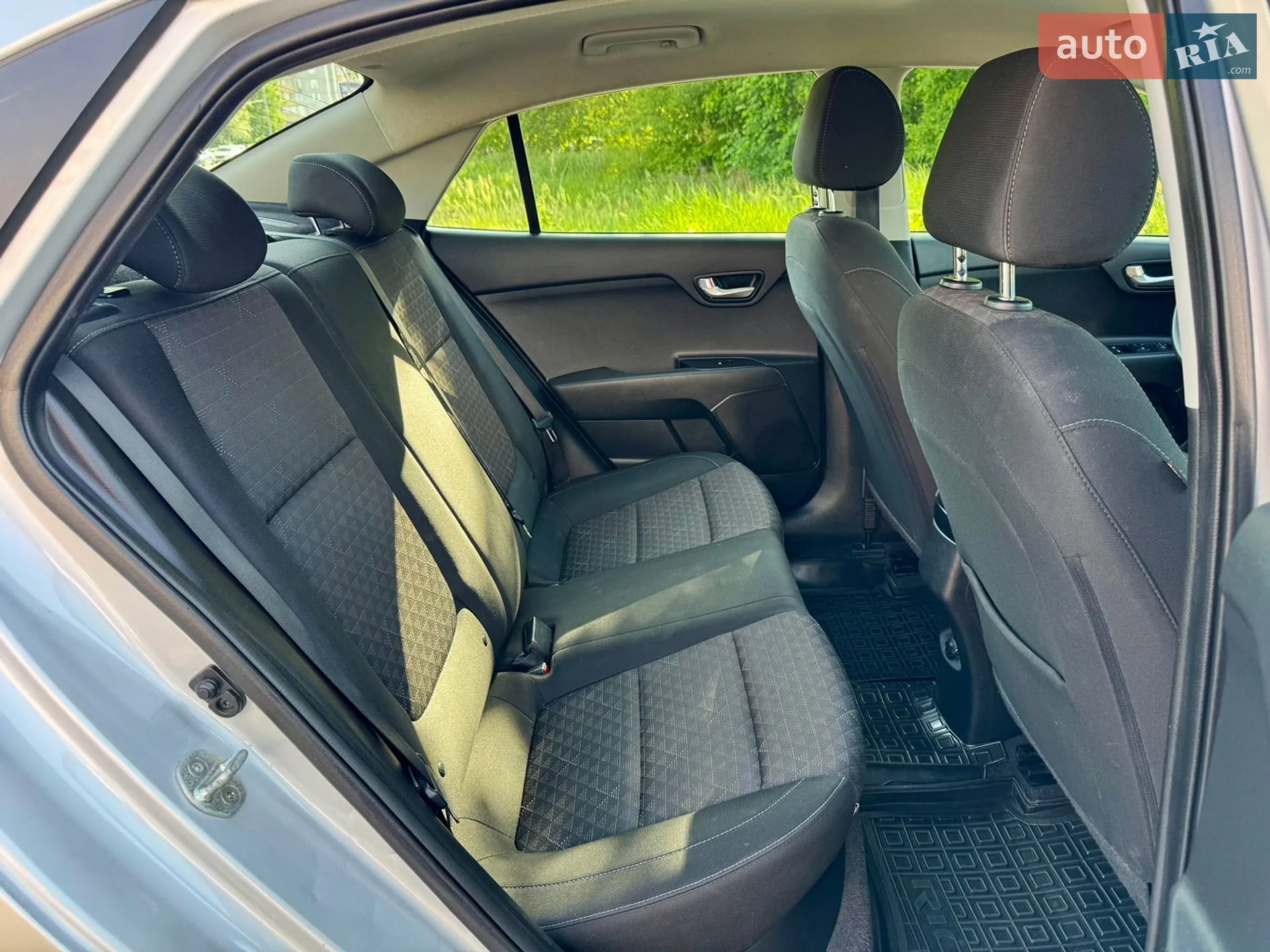 2019 Kia Rio - мініатюра 41