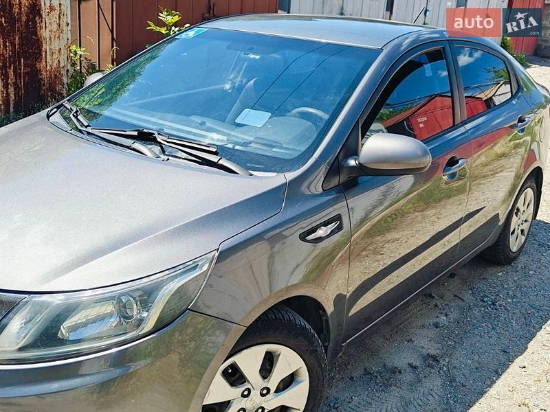 Седан Kia Rio 2013 в Днепре
