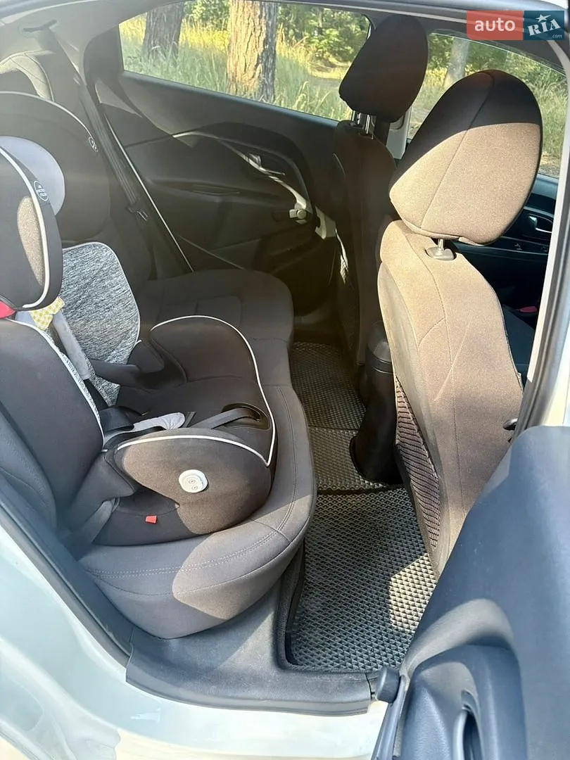 2015 Kia Rio - мініатюра 9