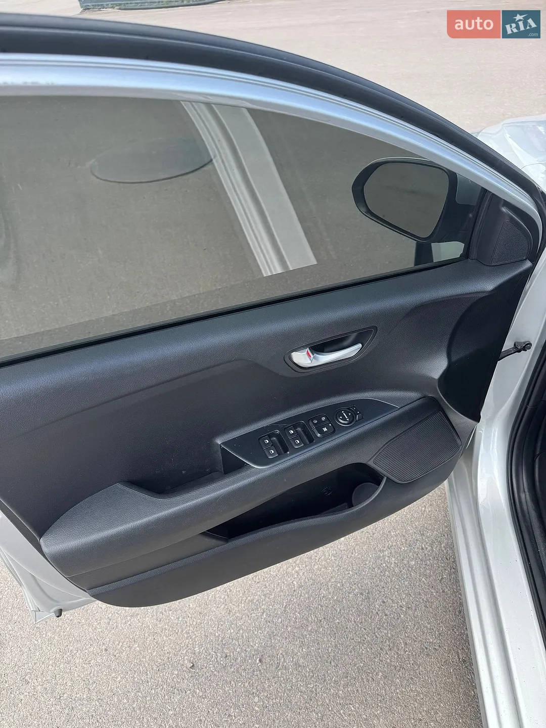 2020 Kia Rio - мініатюра 11