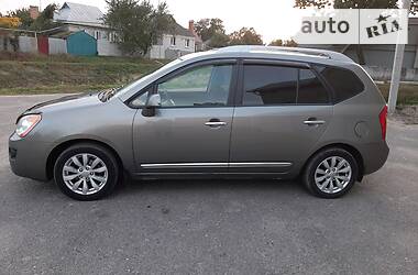 Минивэн Kia Rondo 2012 в 