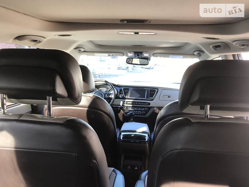 Мінівен Kia Sedona 2015 в Києві