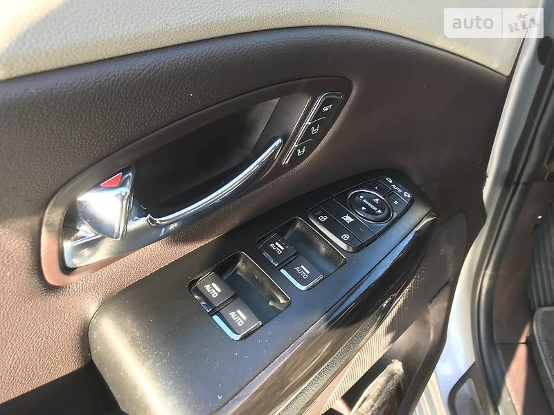 Мінівен Kia Sedona 2015 в Києві