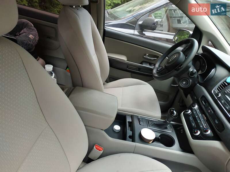 Минивэн Kia Sedona 2015 в Тернополе
