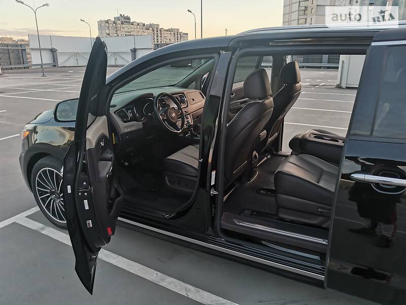 Мінівен Kia Sedona 2017 в Києві