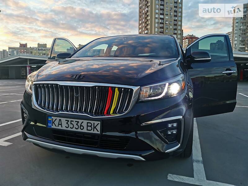 Мінівен Kia Sedona 2017 в Києві