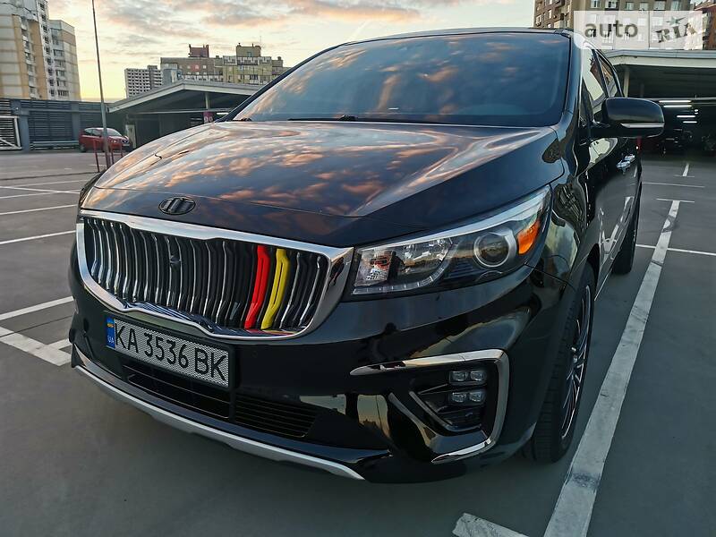 Мінівен Kia Sedona 2017 в Києві
