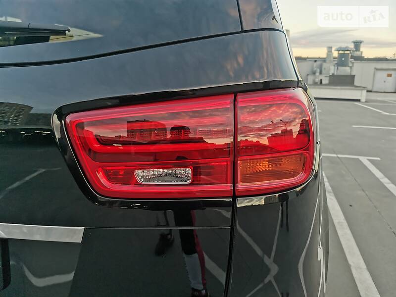 Мінівен Kia Sedona 2017 в Києві