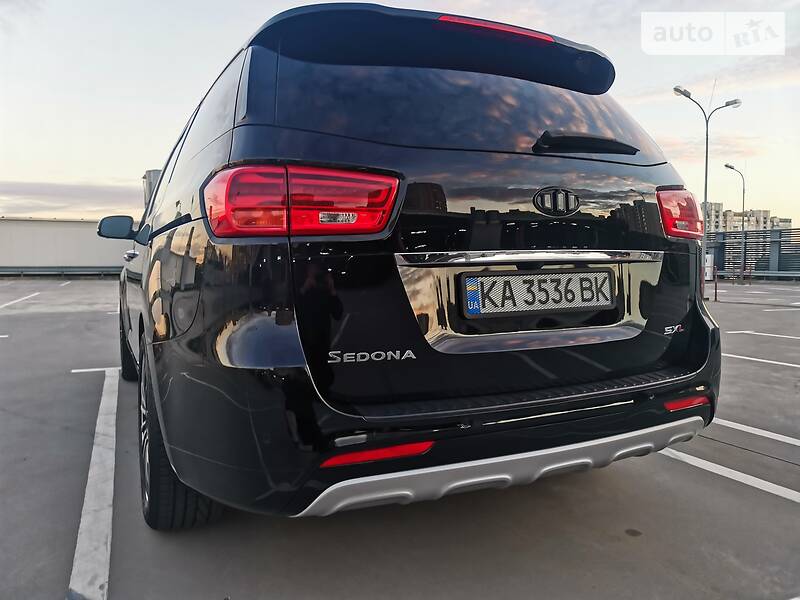Мінівен Kia Sedona 2017 в Києві