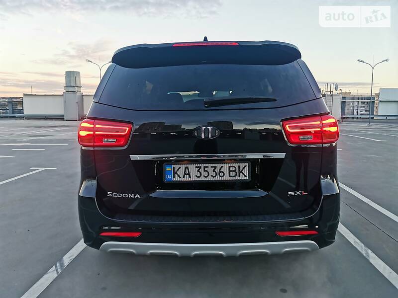 Мінівен Kia Sedona 2017 в Києві