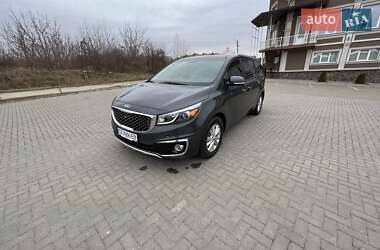 Мінівен Kia Sedona 2017 в Чернівцях