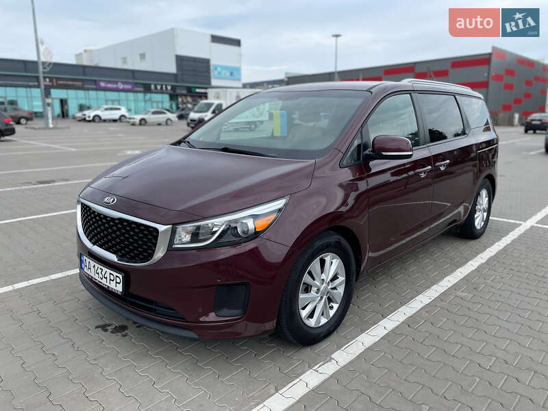 Минивэн Kia Sedona 2017 в Киеве