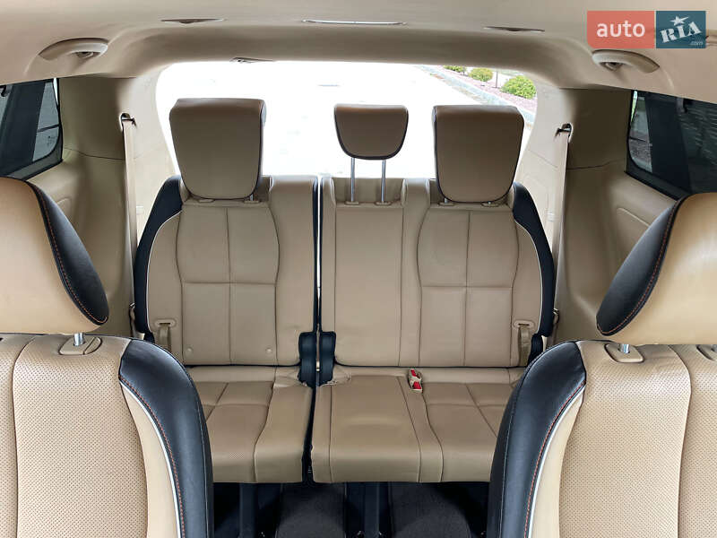 Минивэн Kia Sedona 2017 в Киеве