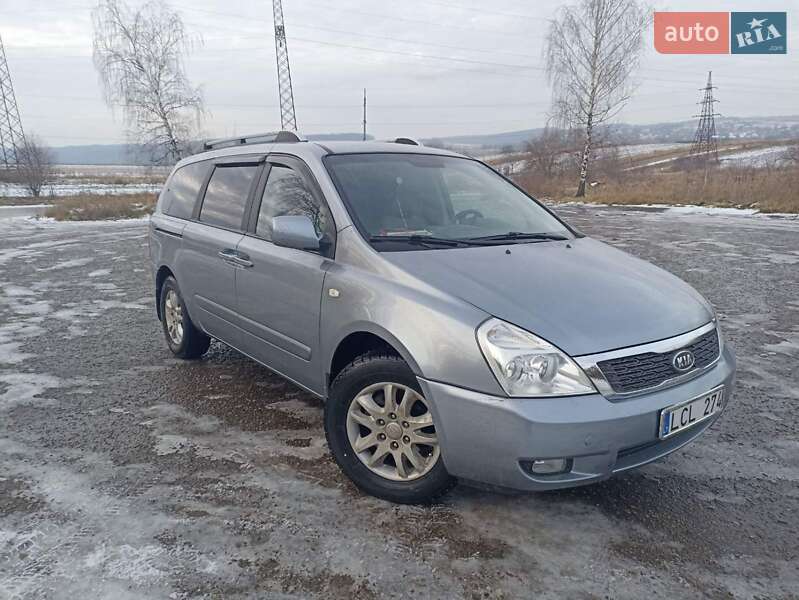 Мінівен Kia Sedona 2011 в Львові