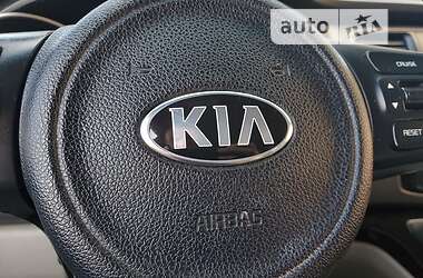 Минивэн Kia Sedona 2014 в Хмельницком