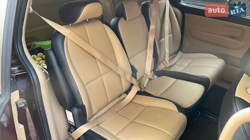 Минивэн Kia Sedona 2017 в Ивано-Франковске