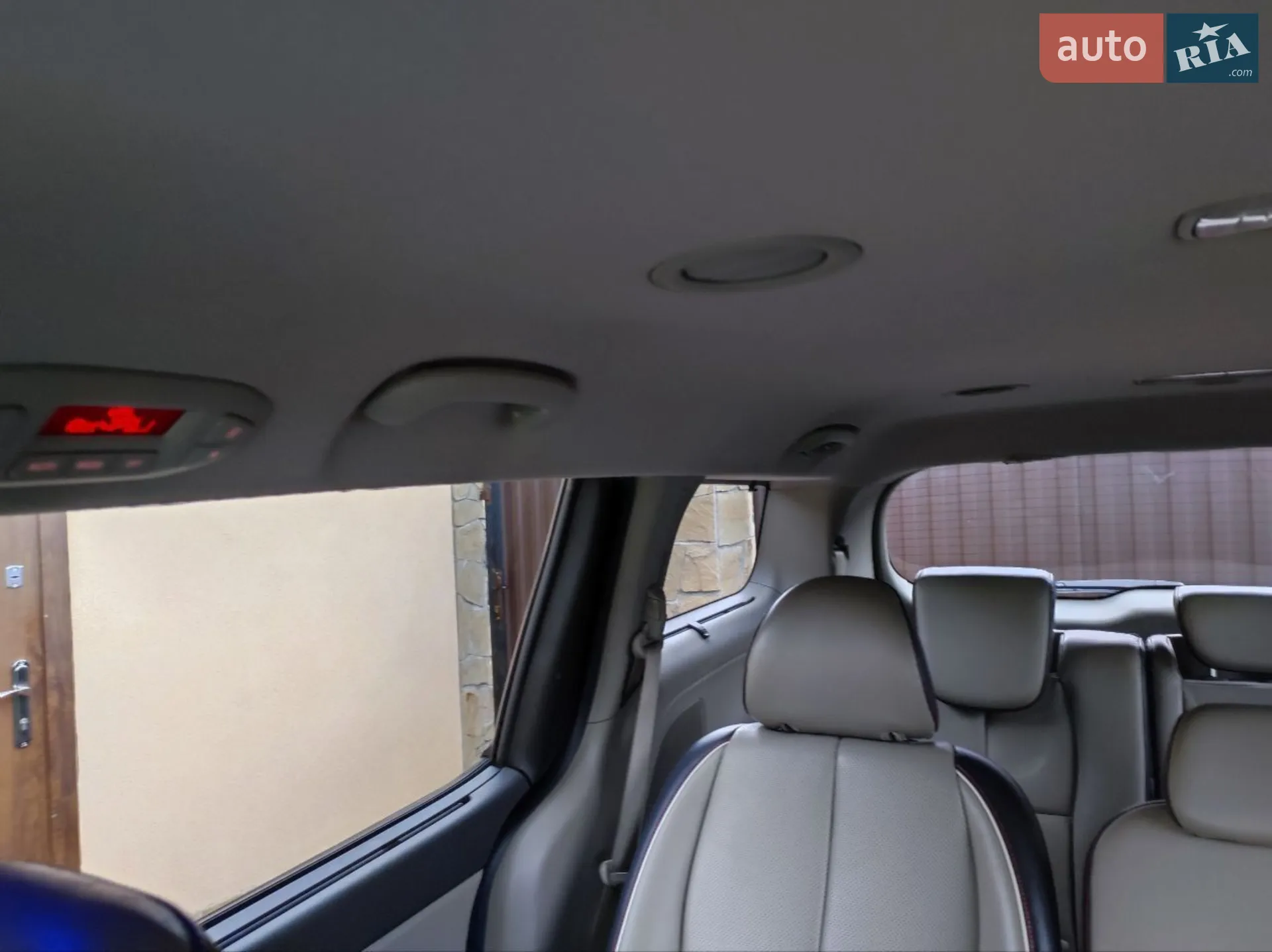 2015 Kia Sedona - мініатюра 37