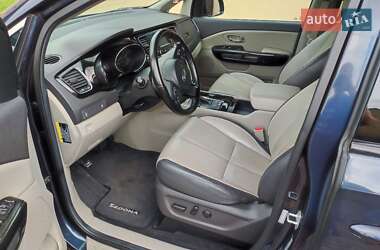 Мінівен Kia Sedona 2015 в 