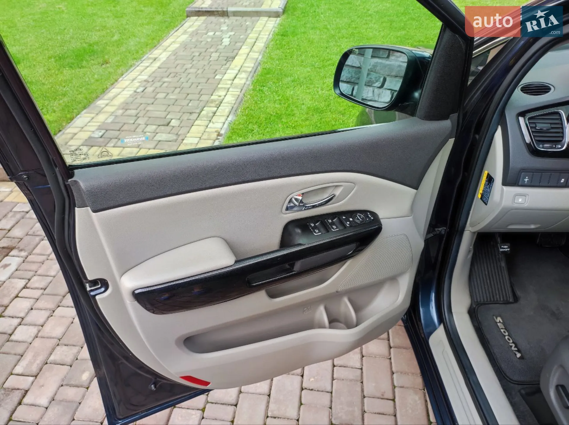 2015 Kia Sedona - мініатюра 31