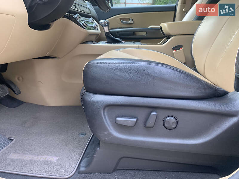 Минивэн Kia Sedona 2017 в Харькове