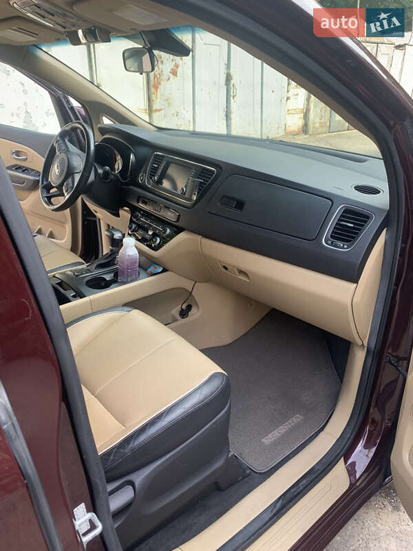 Минивэн Kia Sedona 2017 в Харькове