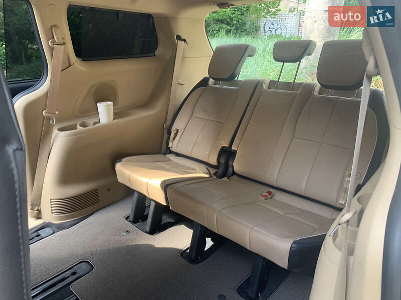 Минивэн Kia Sedona 2017 в Харькове