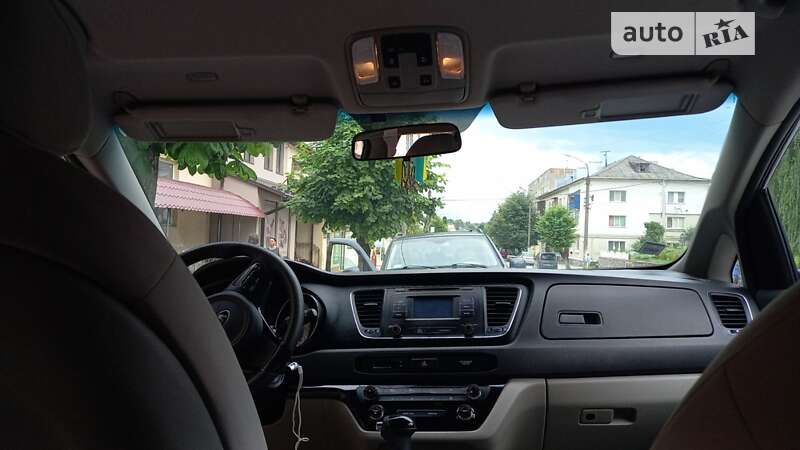 Минивэн Kia Sedona 2015 в Гусятине