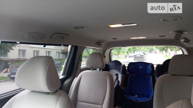 Минивэн Kia Sedona 2015 в Гусятине