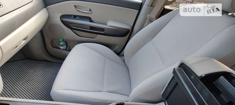 Минивэн Kia Sedona 2015 в Гусятине