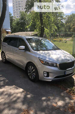 Минивэн Kia Sedona 2017 в Киеве