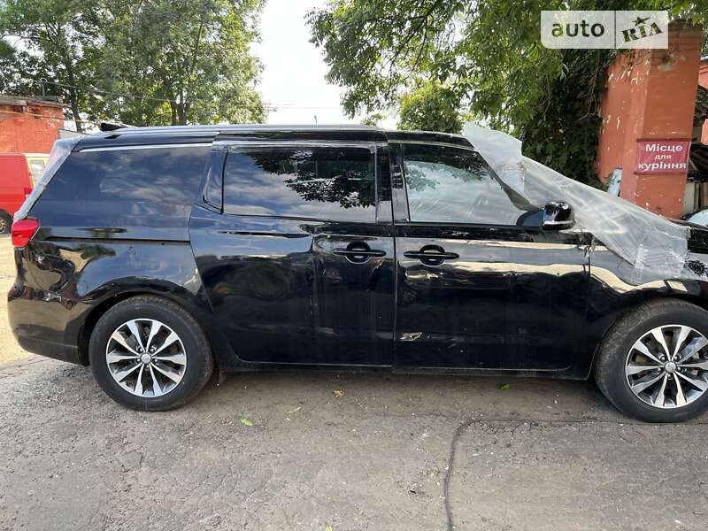 Минивэн Kia Sedona 2017 в Львове