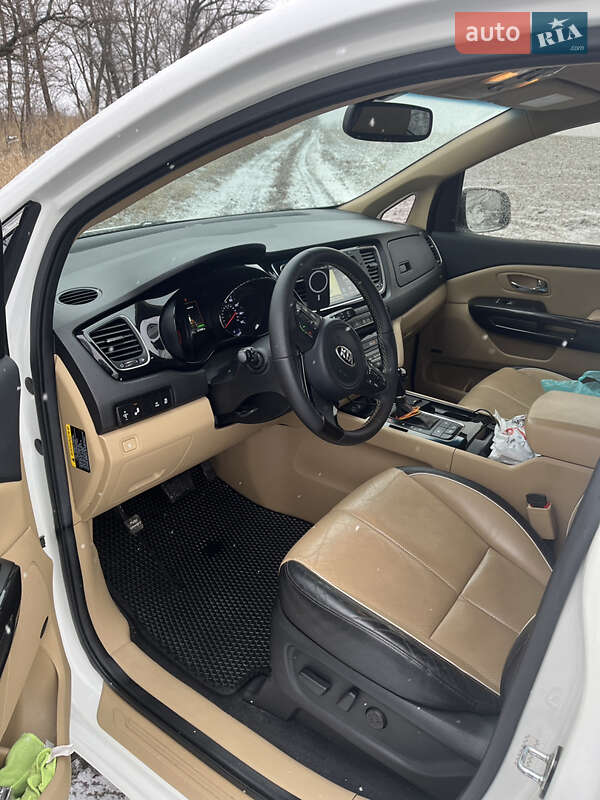 Минивэн Kia Sedona 2015 в Харькове