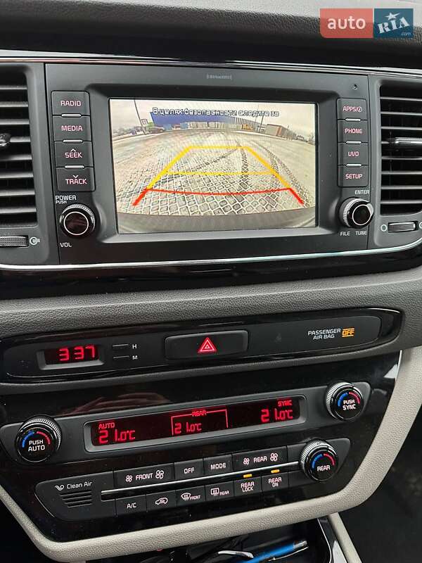 Мінівен Kia Sedona 2016 в Стрию