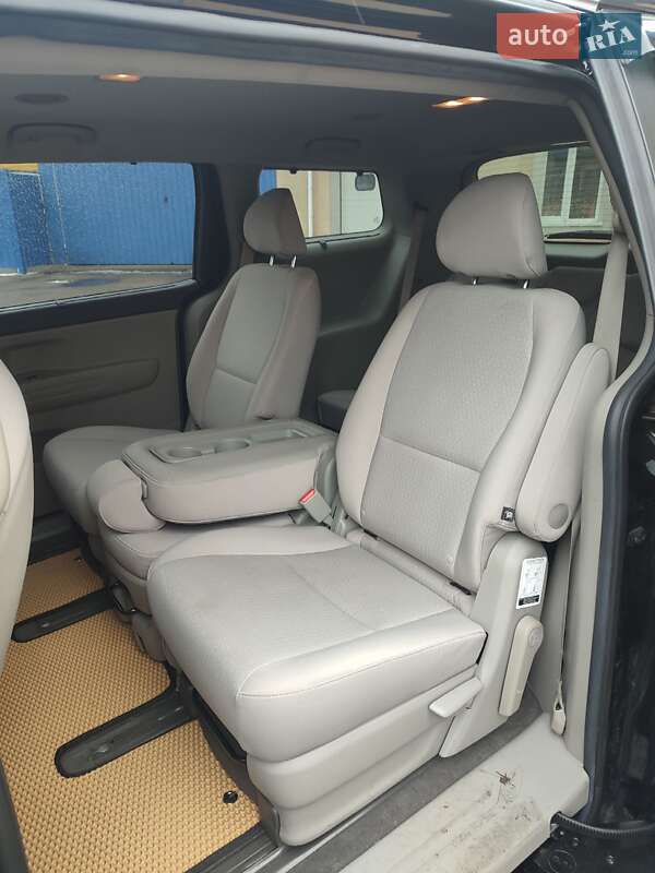 Мінівен Kia Sedona 2016 в Києві