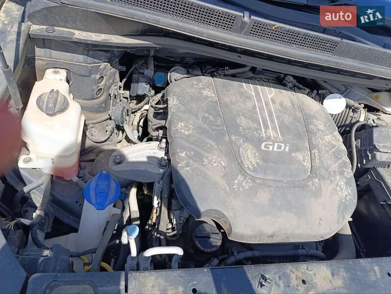 Мінівен Kia Sedona 2014 в Дрогобичі