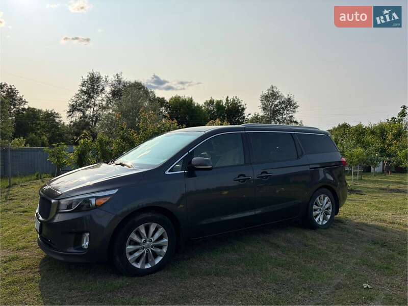 Минивэн Kia Sedona 2016 в Киеве