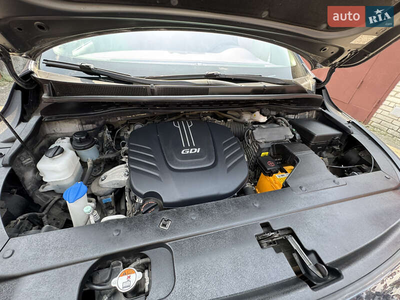 Минивэн Kia Sedona 2015 в Киеве