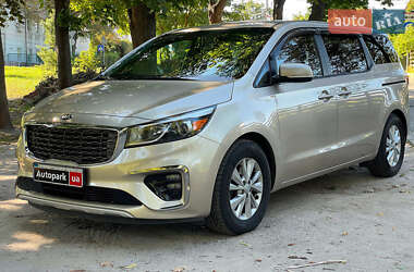 Мінівен Kia Sedona 2016 в Києві
