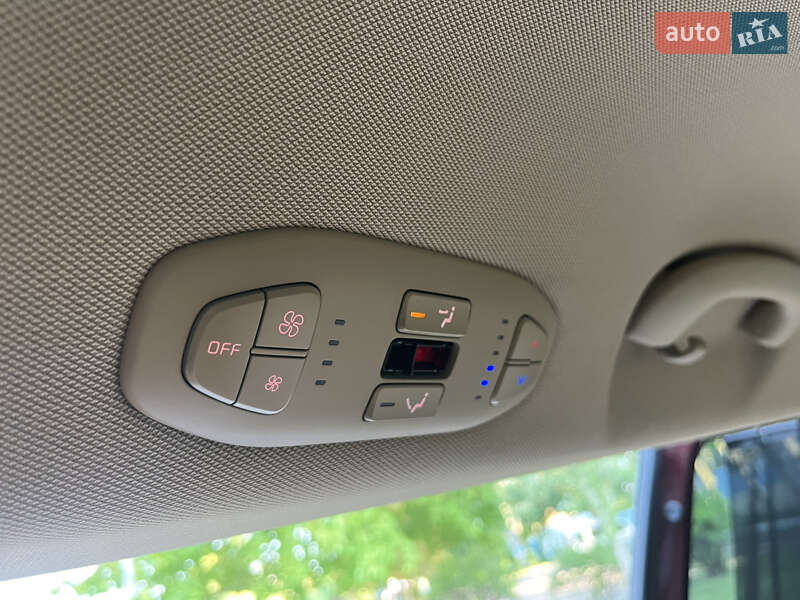 Мінівен Kia Sedona 2016 в Києві фото 29 Мінівен Kia Sedona 2016 в Києві