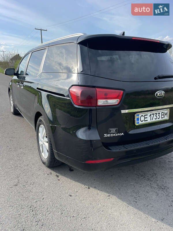 Минивэн Kia Sedona 2016 в Черновцах